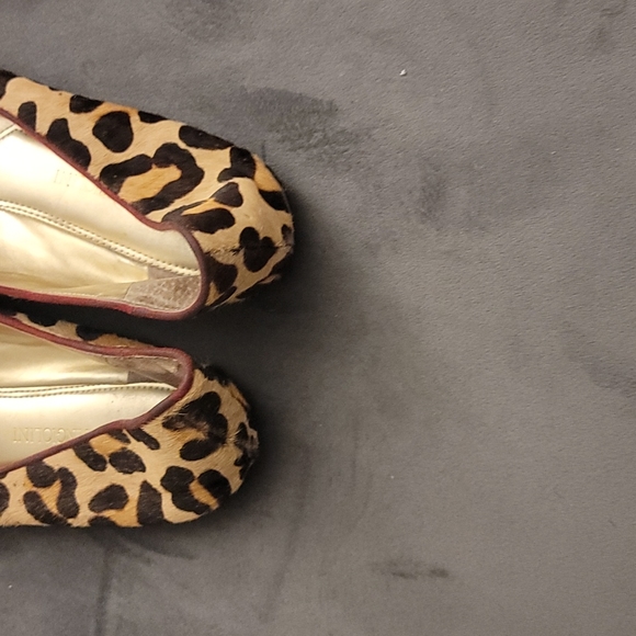 Leopard print flats with gold toe - Picture 2 of 3